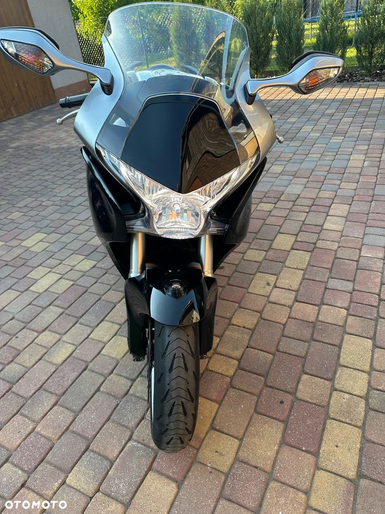 Honda VFR - 9