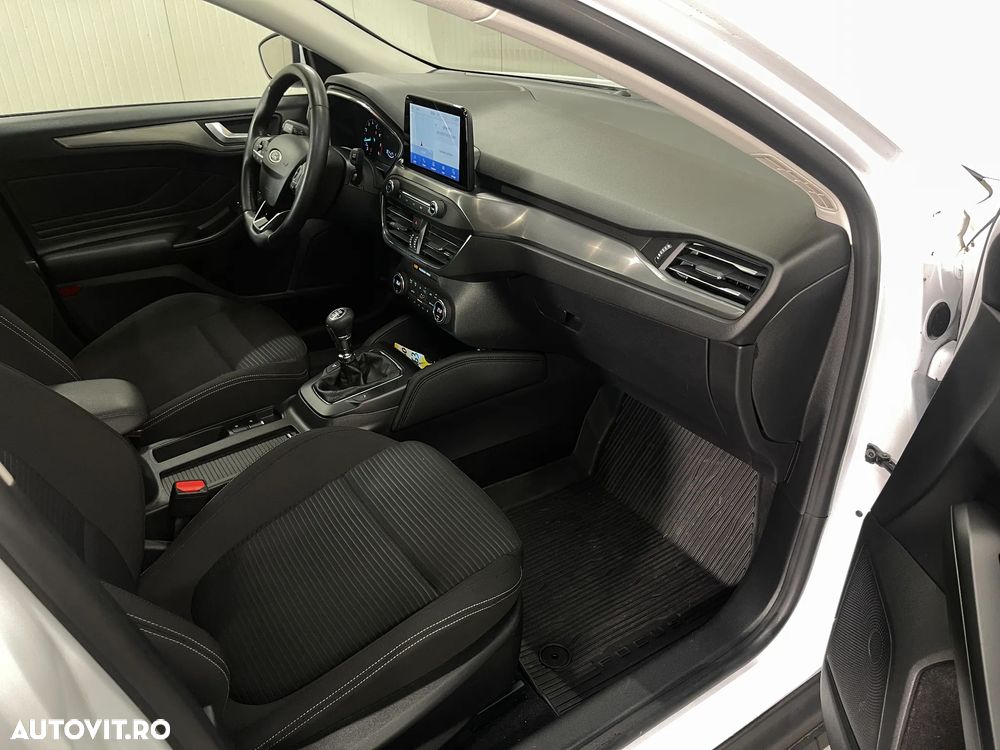 Ford Focus 1.0 EcoBoost MHEV Titanium - 9