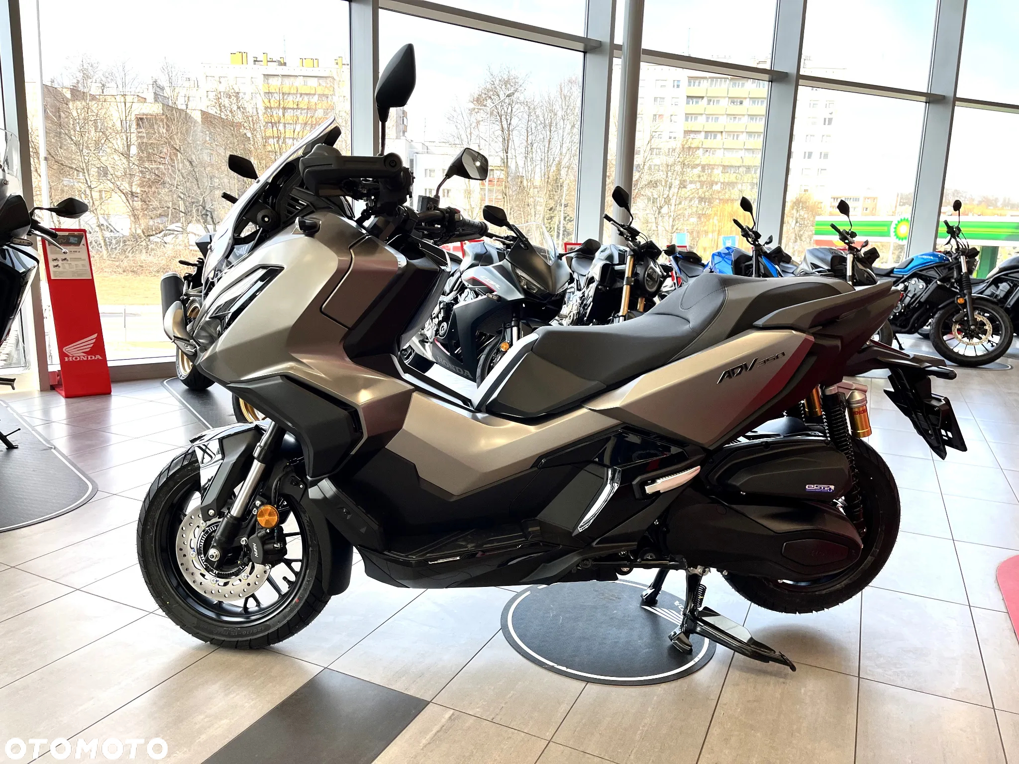 Honda ADV350 - 5