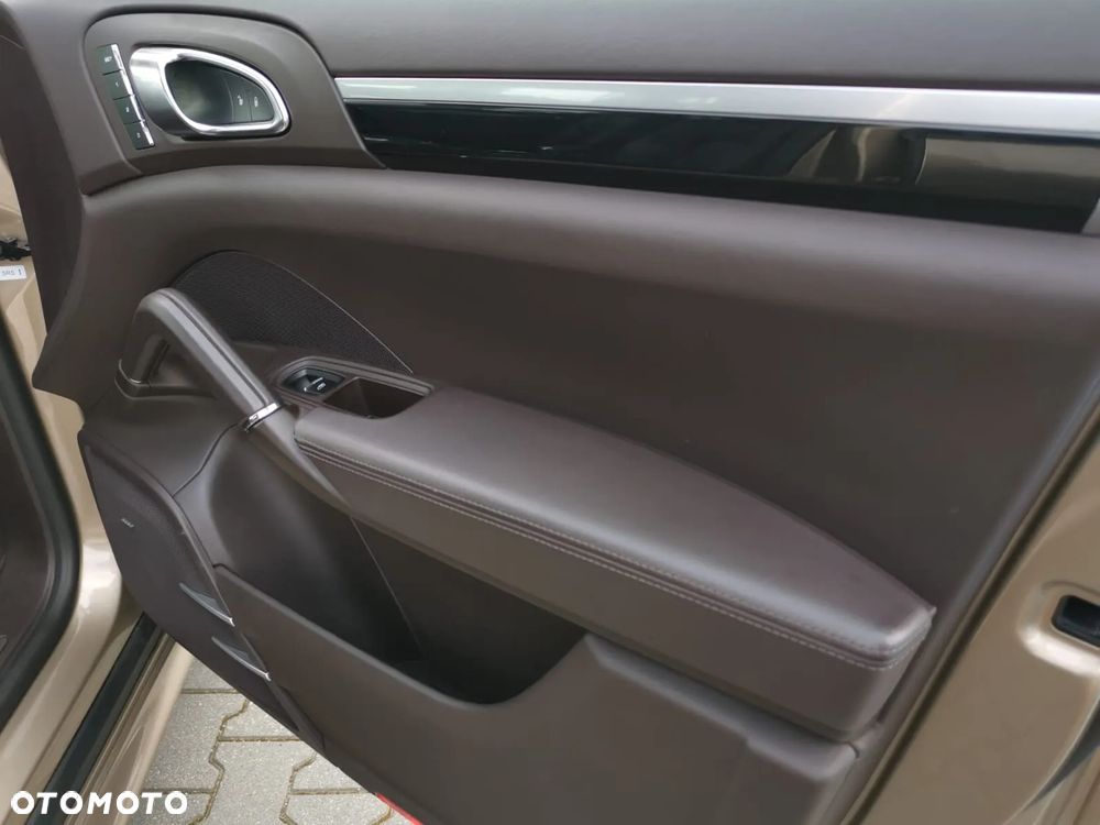 Porsche Cayenne GTS - 21