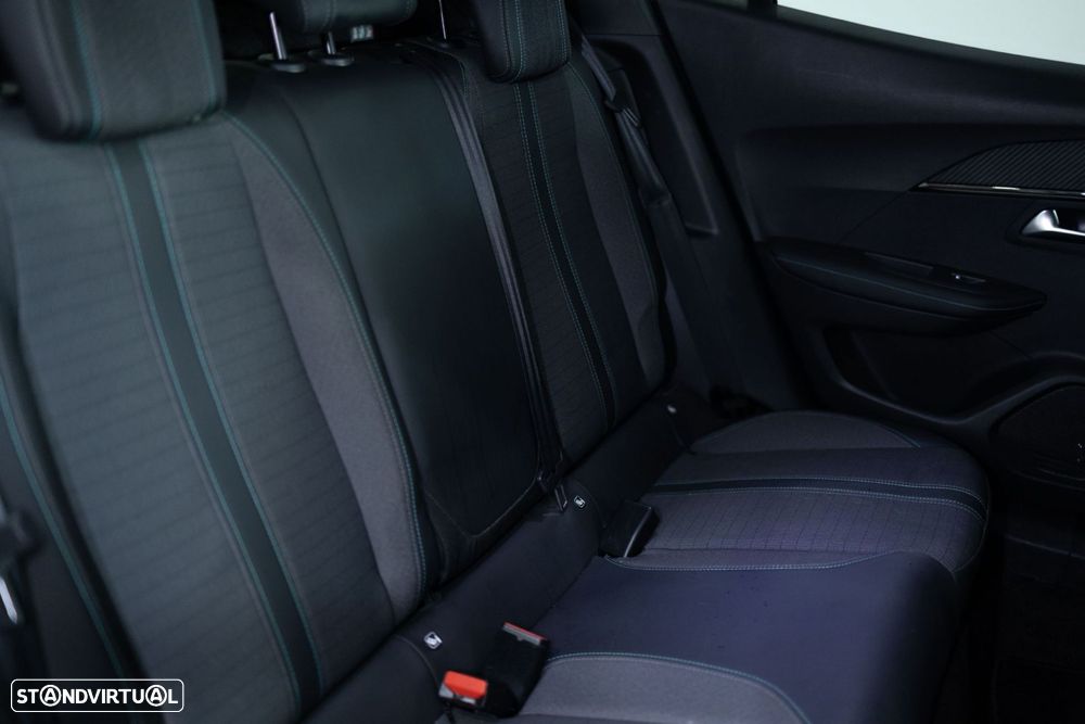 Peugeot e-2008 50 kWh Allure - 30