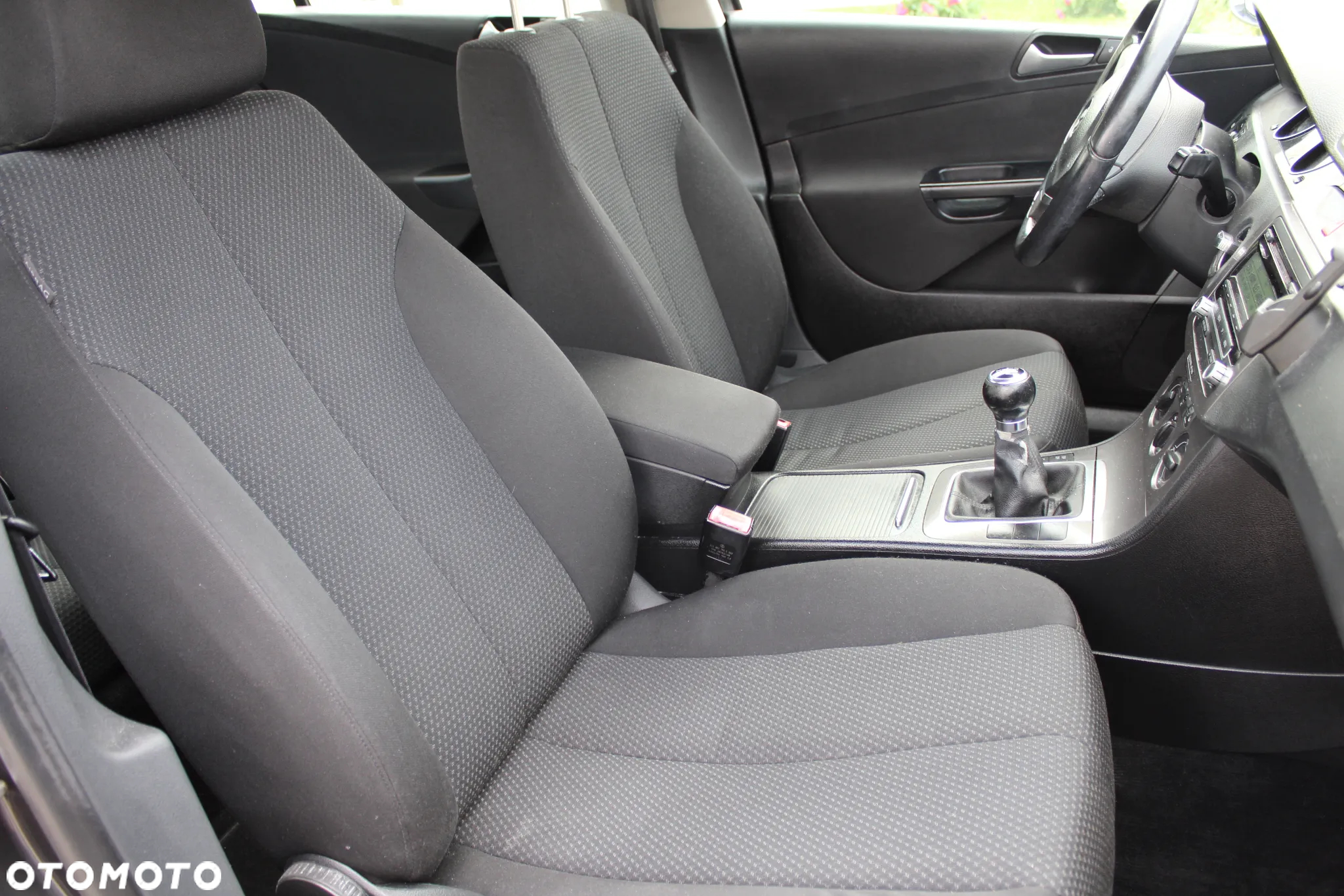 Volkswagen Passat 1.6 Comfortline - 17