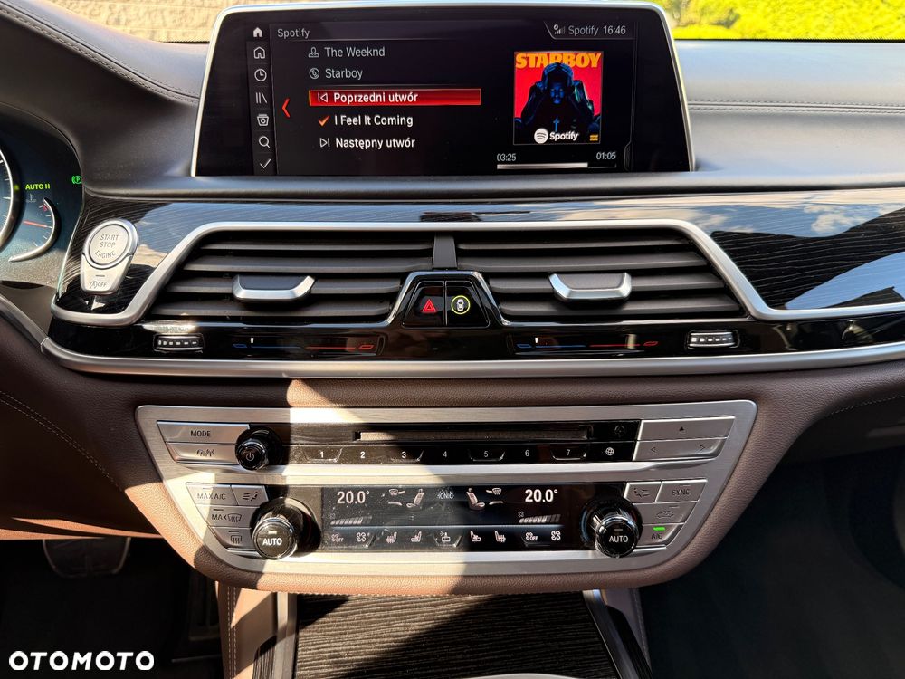 BMW Seria 7 750Li - 38