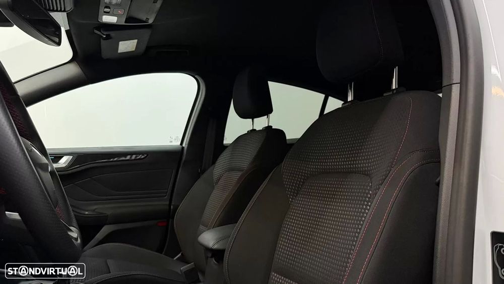 Ford Focus 1.0 EcoBoost MHEV ST-Line - 19