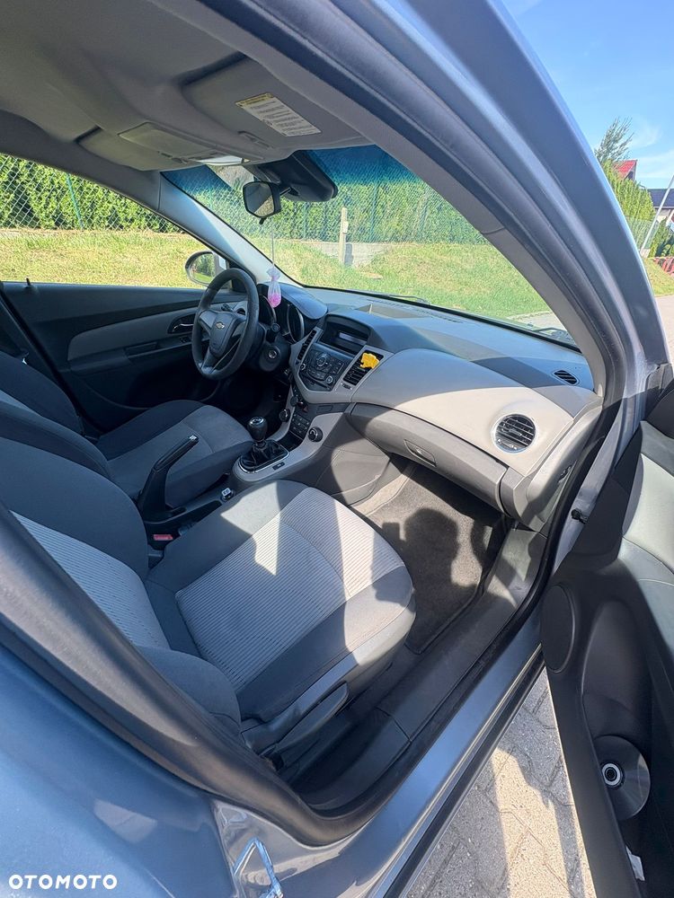 Chevrolet Cruze - 16
