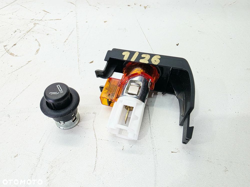 GNIAZDO ZAPALNICZKI AUDI A3 8P LIFT 8P0863387D 1/26 - 3