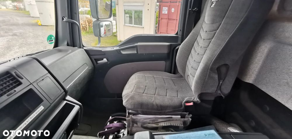 MAN TGM18.280 4x2, 3 s. wywrot + HDS TEREX 105.2 z pilotem - 6