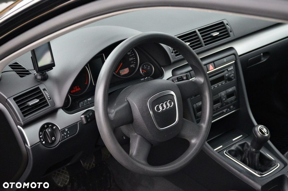 Audi A4 Limousine - 15