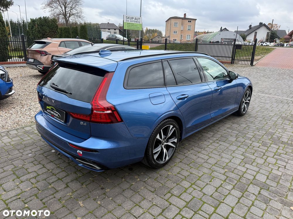 Volvo V60 B4 B R-Design - 36