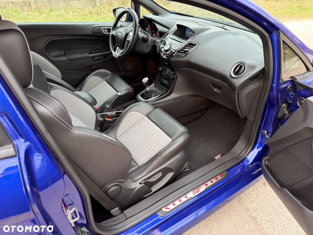 Ford Fiesta 1.6 EcoBoost ST - 35