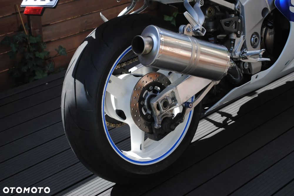 Suzuki GSX-R - 10