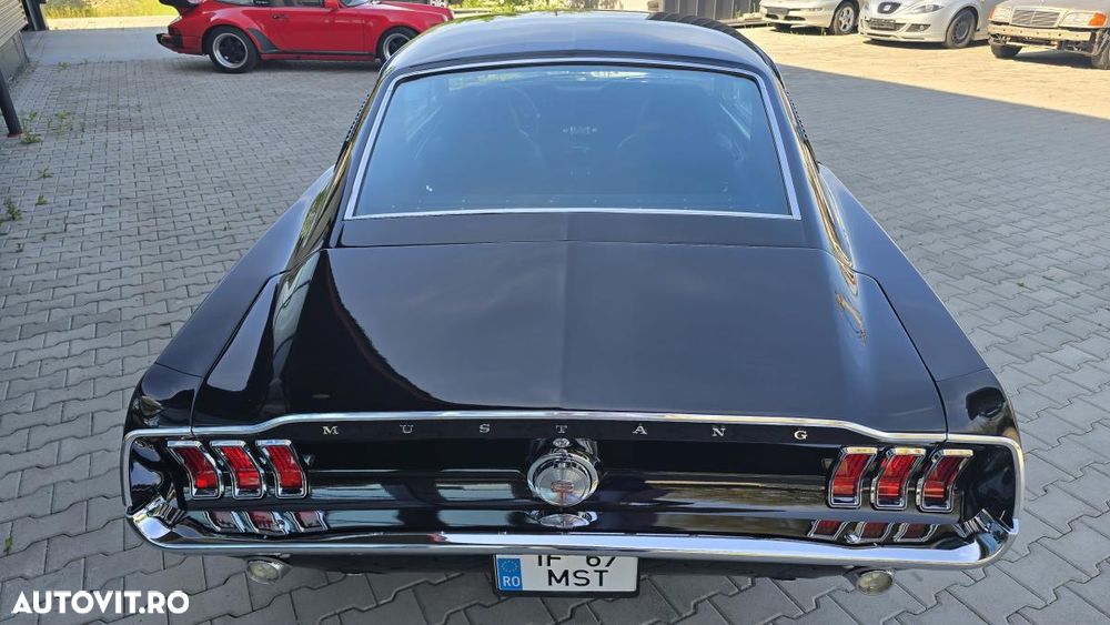 Ford Mustang - 18
