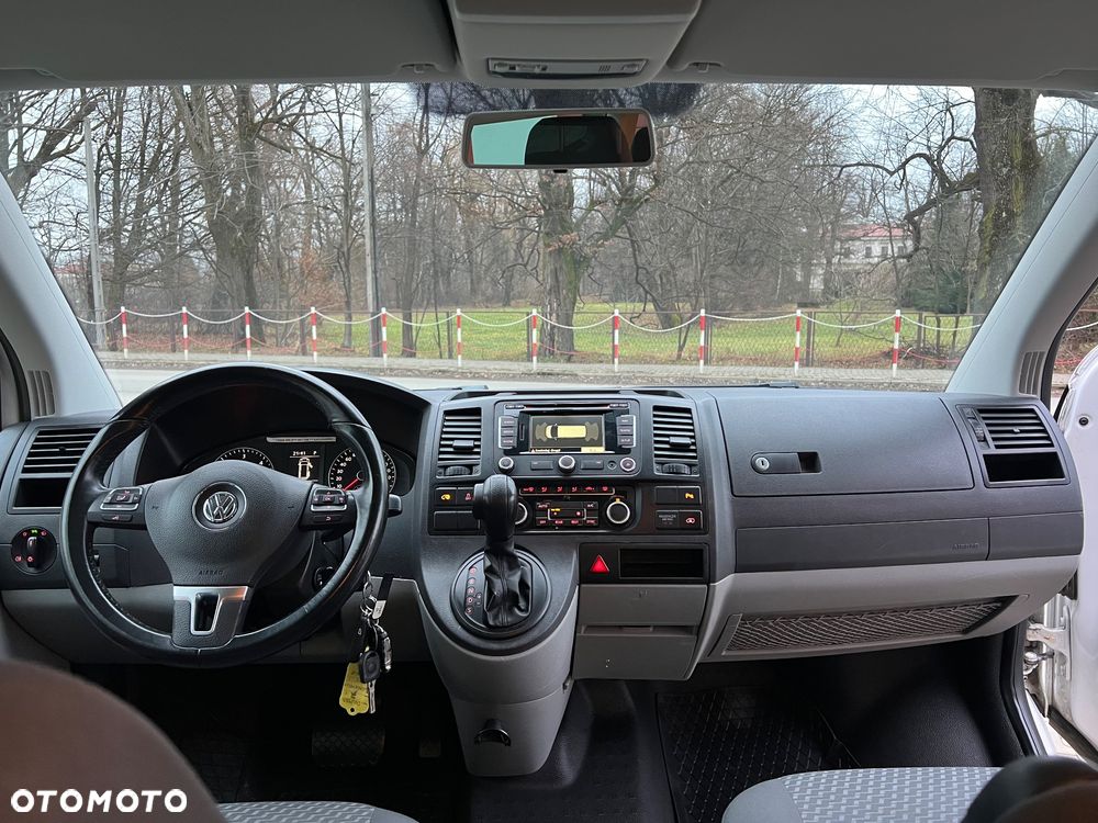 Volkswagen Caravelle - 20