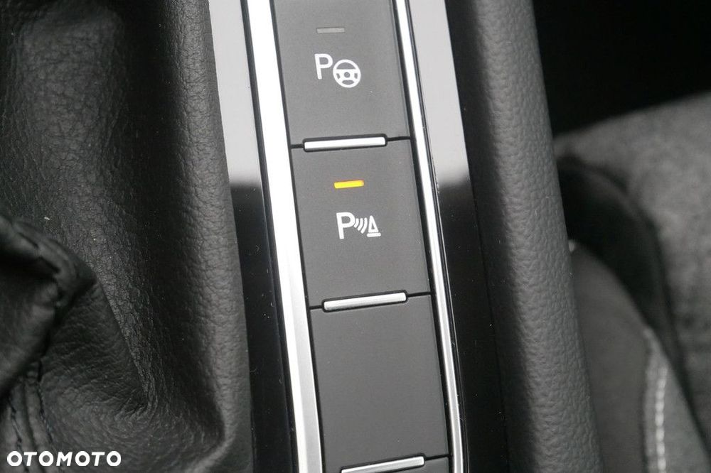 Volkswagen Passat Variant 1.5 TSI ACT mHEV Business DSG - 19