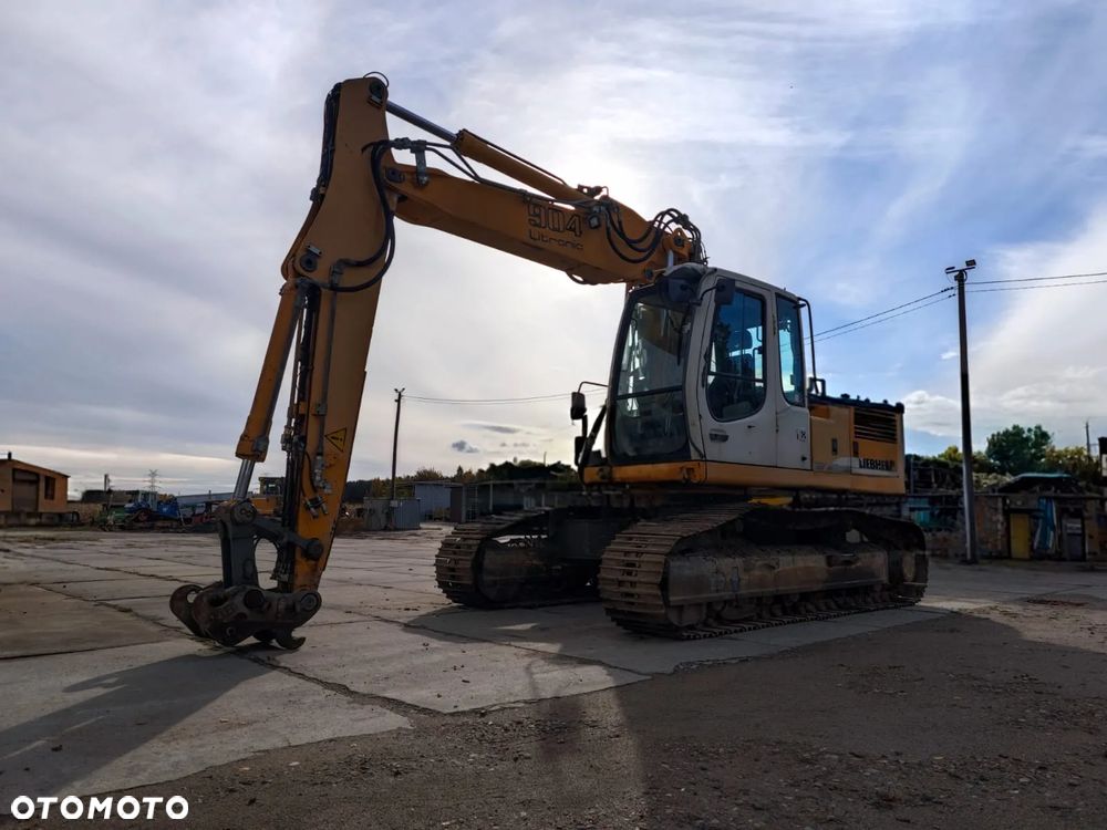Liebherr R904C