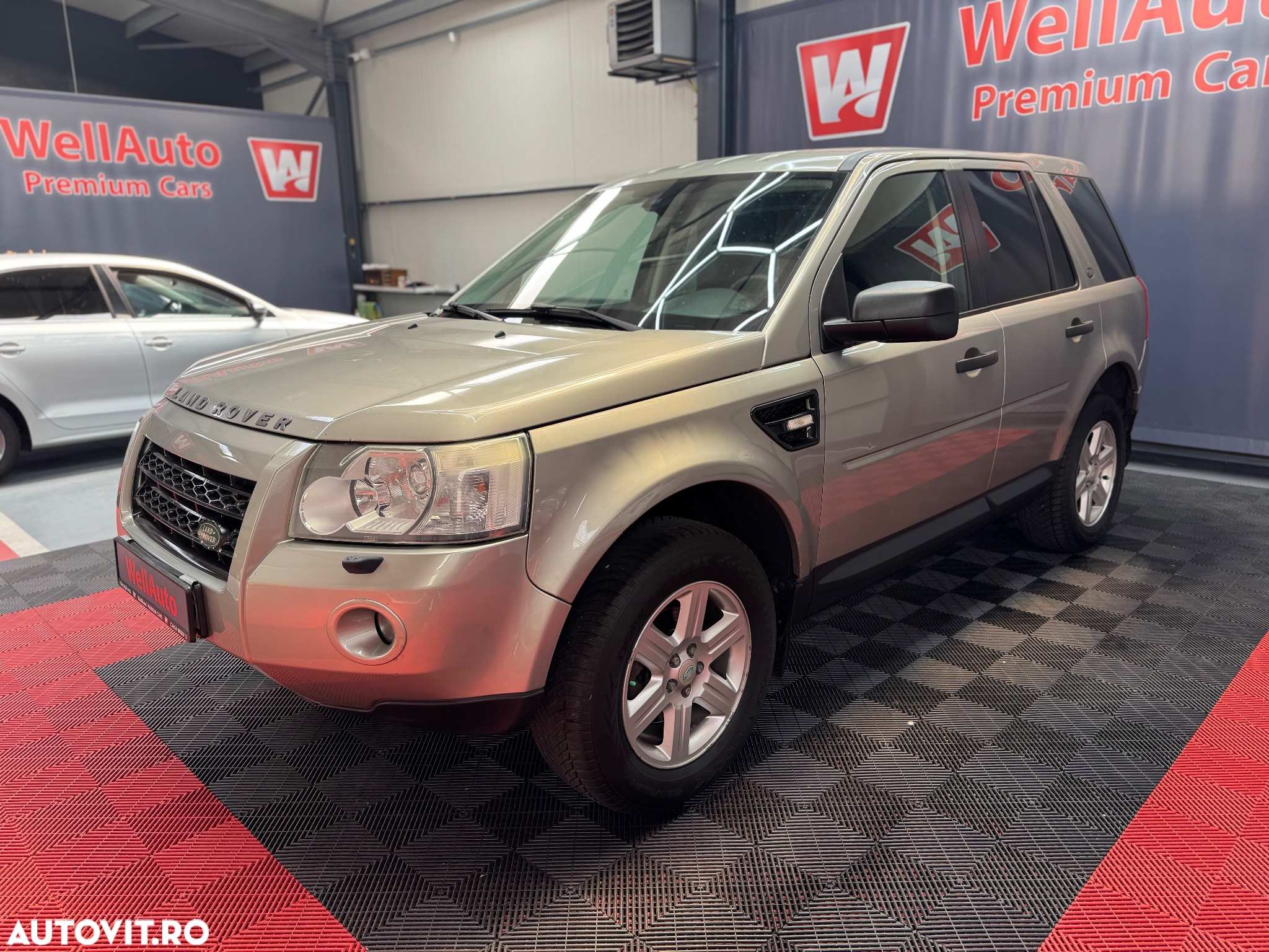 Land Rover Freelander - 2