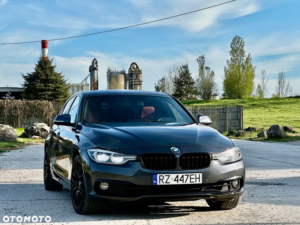 BMW Seria 3 330i xDrive Sport Line - 32