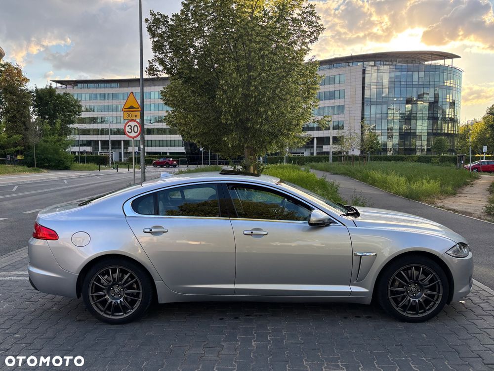 Jaguar XF 3.0 T AWD Premium Luxury - 10