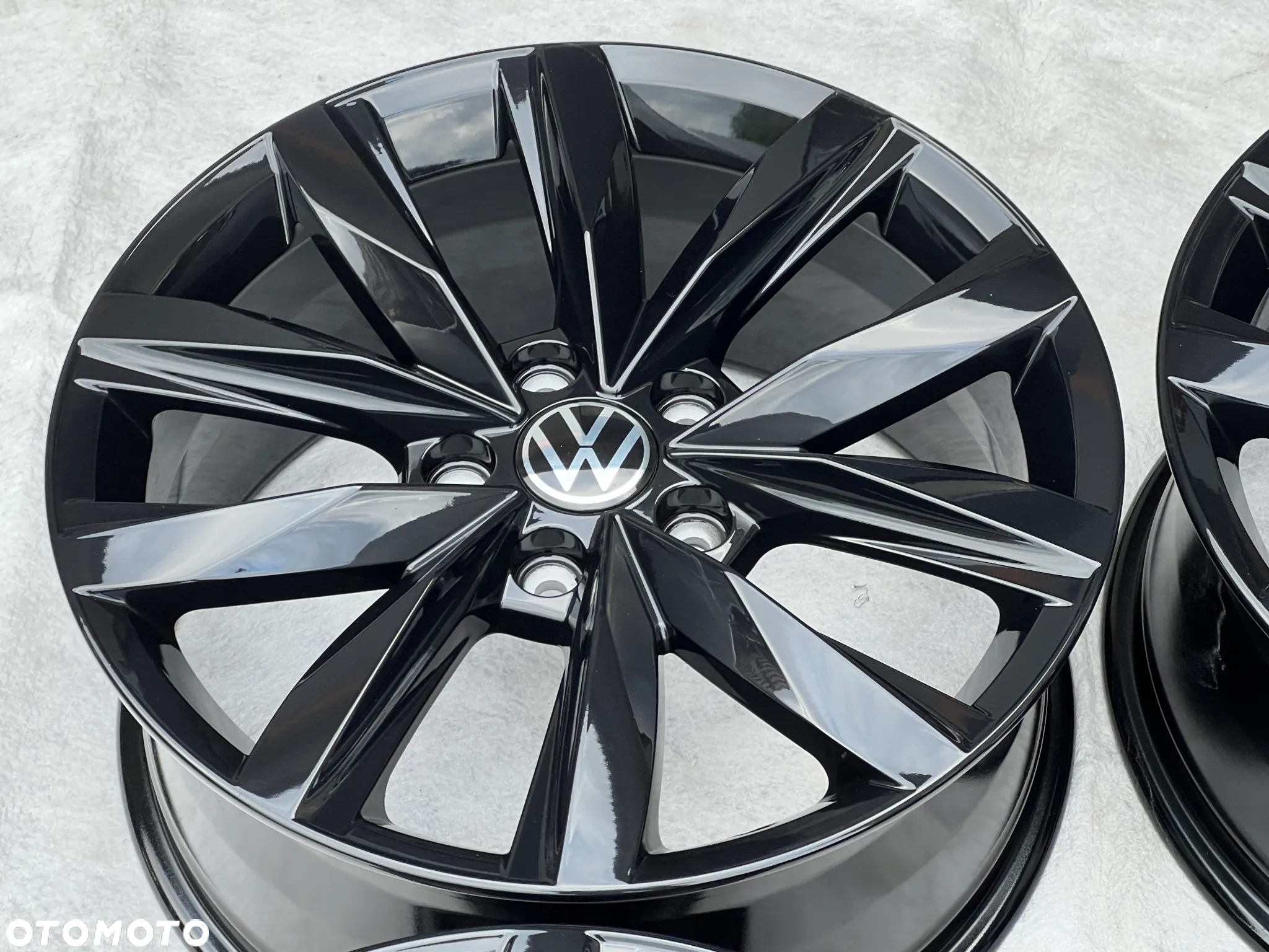 Oryginalne felgi VW T5 T6 T6.1 Multivan Caravelle California 18'' Black edytion - 6