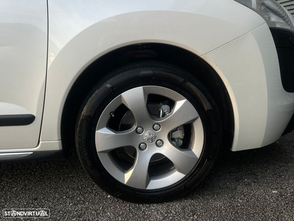 Peugeot 3008 1.6 HDi Allure - 16