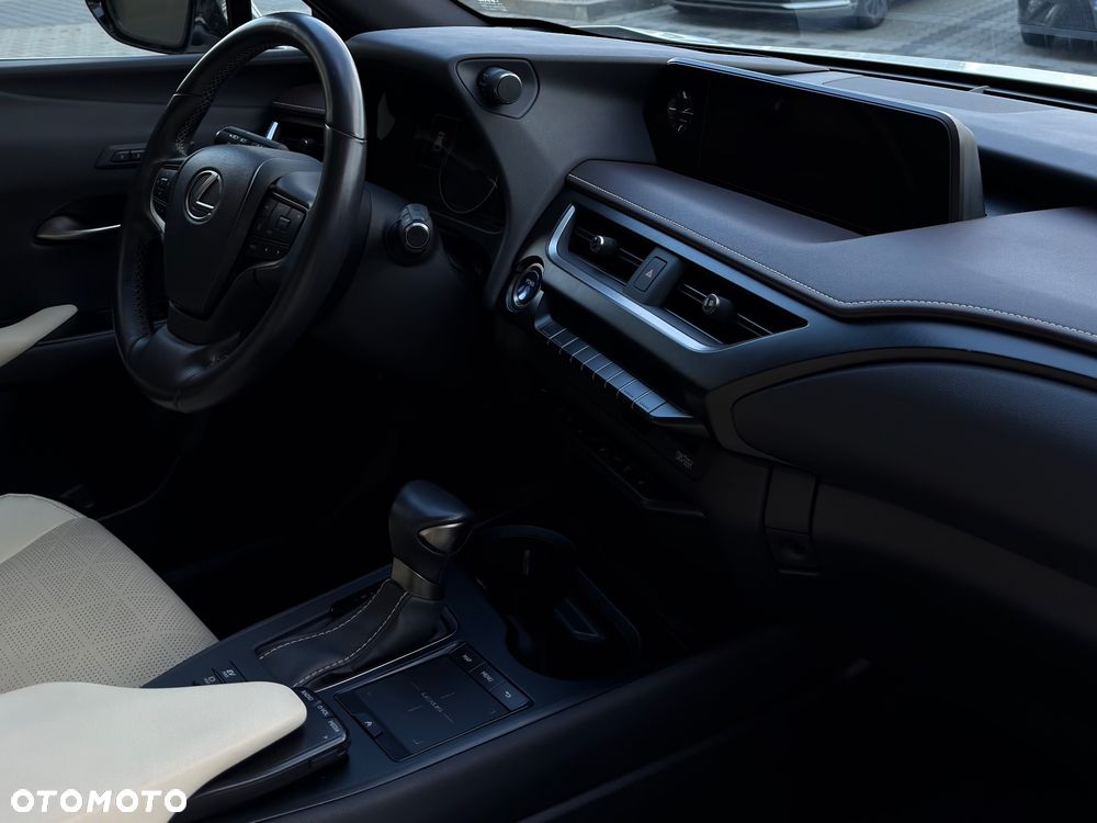Lexus UX 200 GPF Omotenashi 2WD - 7