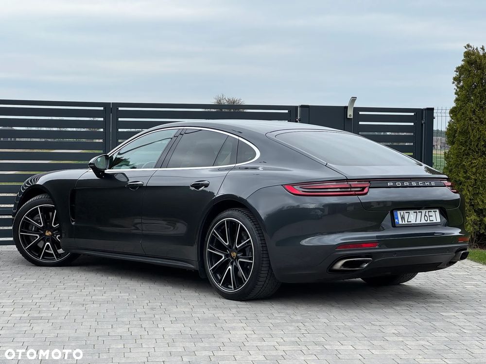 Porsche Panamera 4 - 22