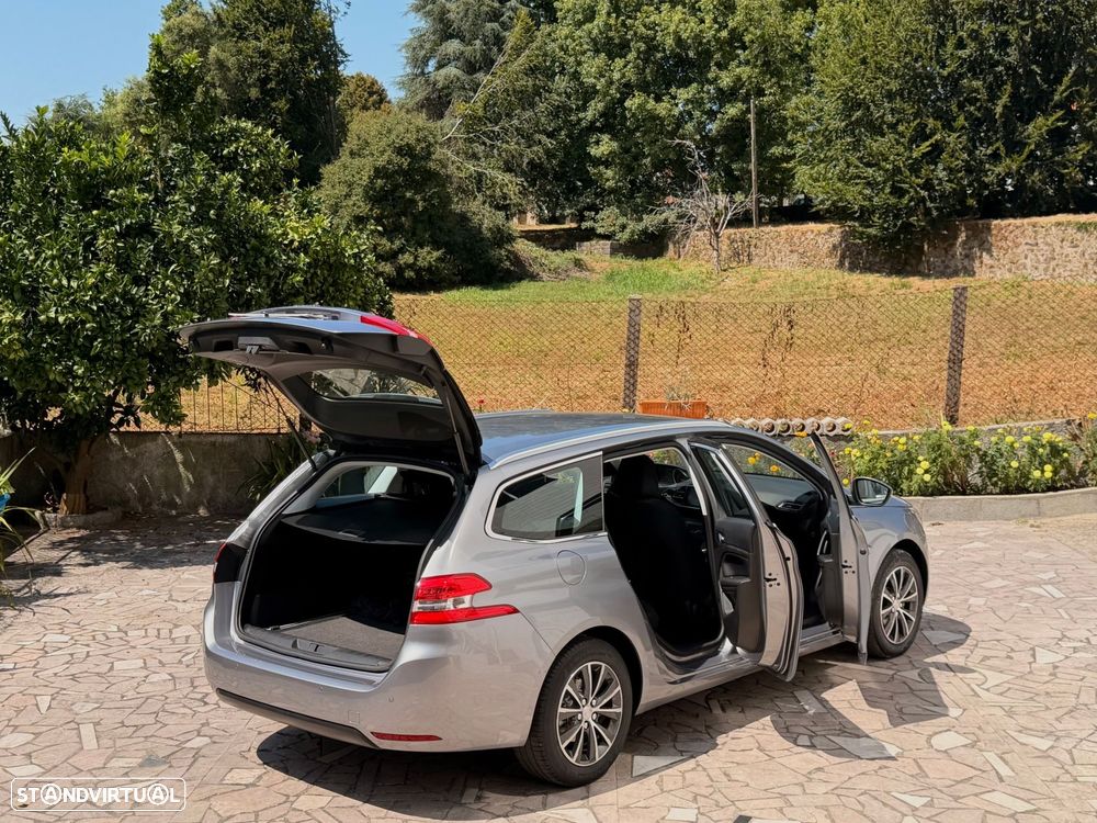 Peugeot 308 SW 1.2 PureTech Allure - 16