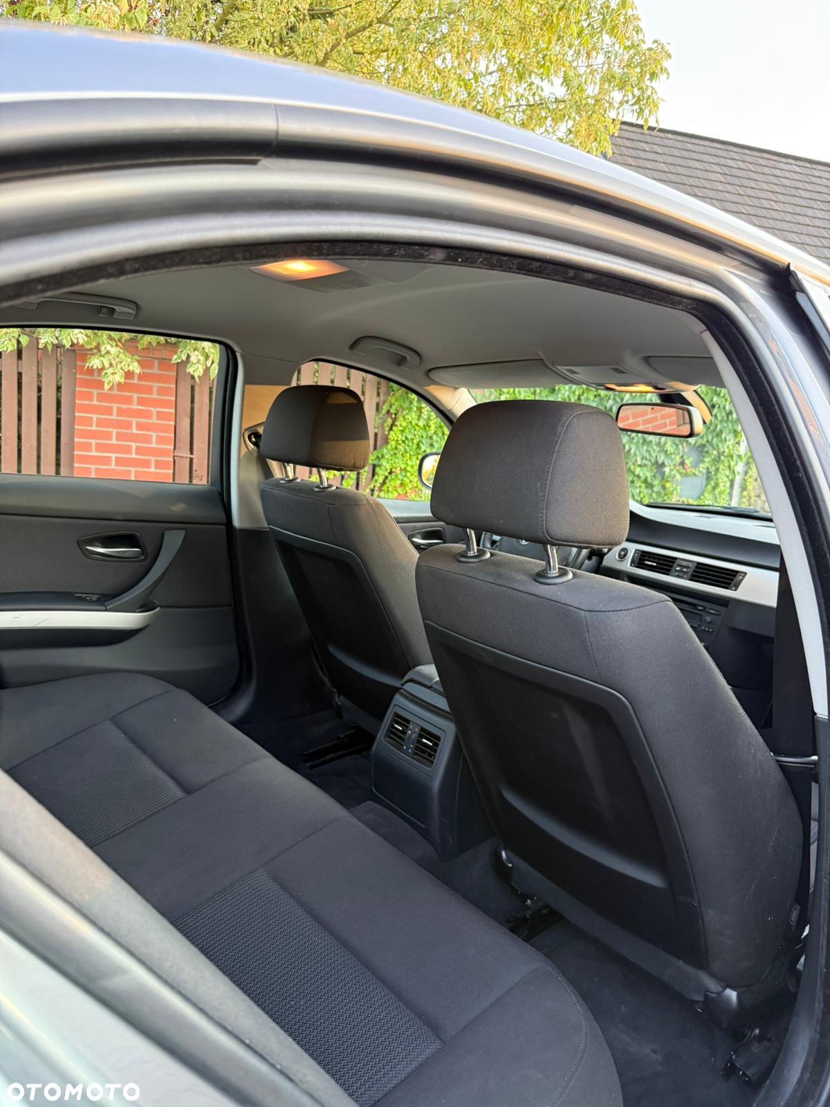 BMW Seria 3 318i - 23
