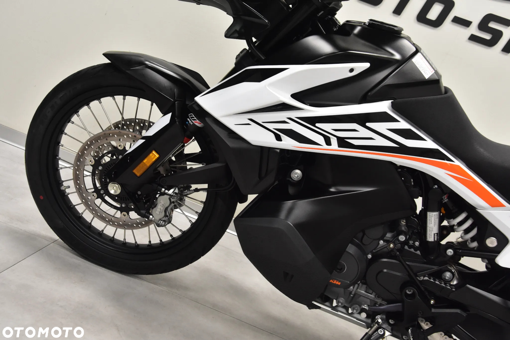 KTM Adventure - 12