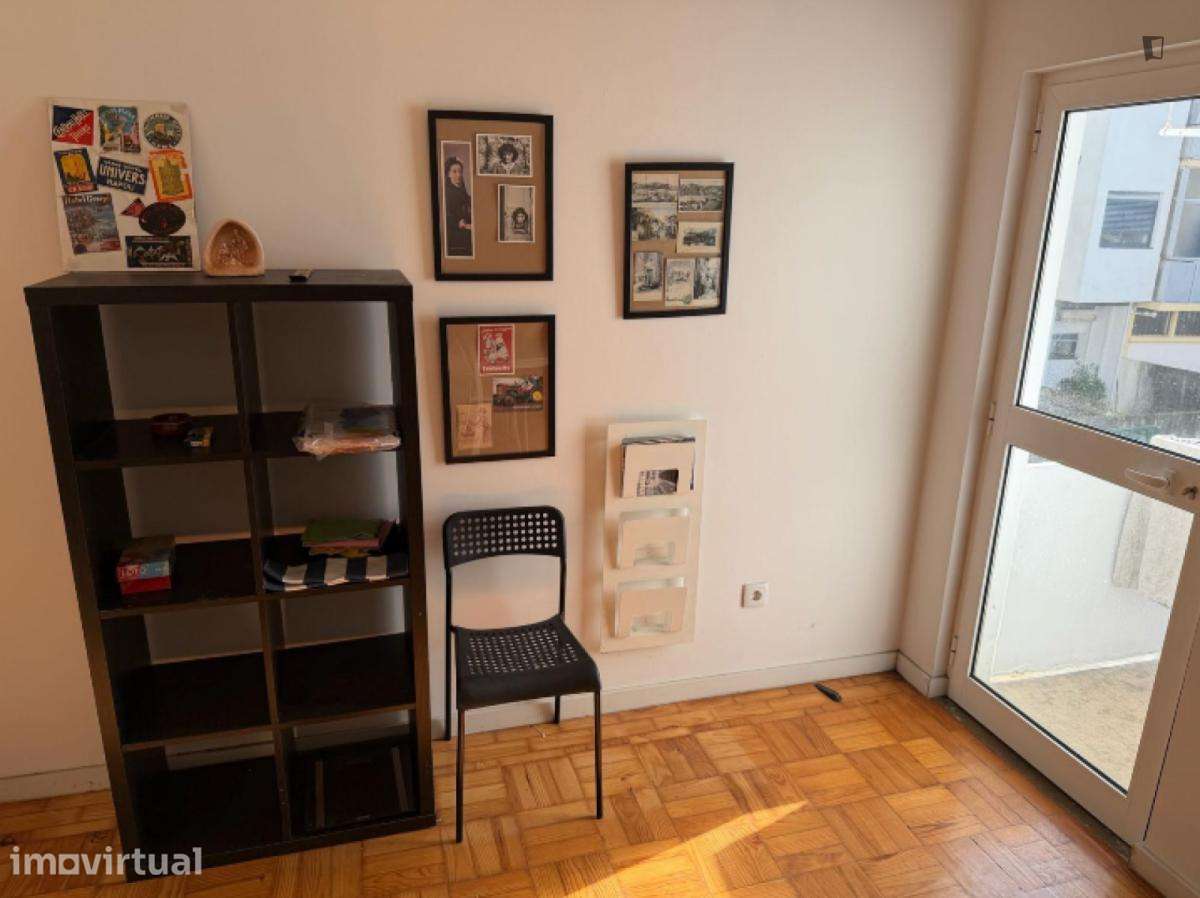 Quarto - localizado em Paranhos Porto - Grande imagem: 2/18