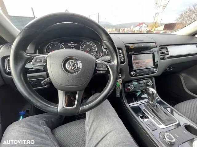 Volkswagen Touareg 3.0 V6 TDI BMT - 11