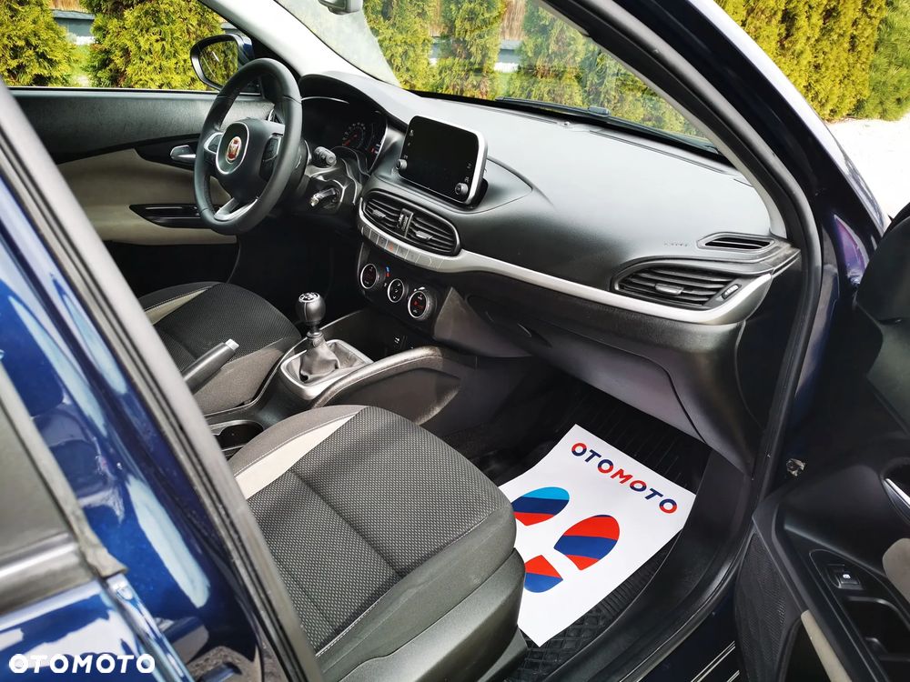Fiat Tipo 1.4 16V Lounge EU6d - 22