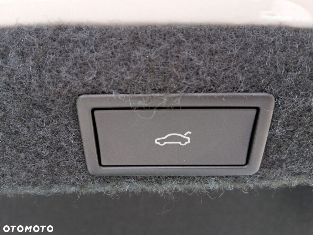 Skoda Octavia 1.5 TSI e-Tec Sportline DSG - 32