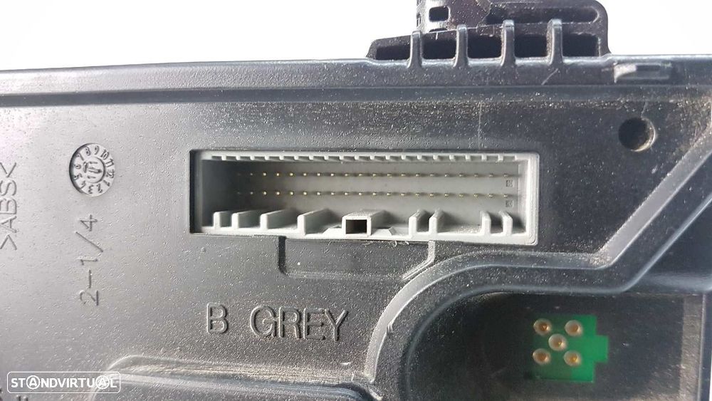 CAIXA DE RELÉS/ FUSÍVEIS RENAULT MEGANE III BERLINA 5 P BOSE EDITION - 4