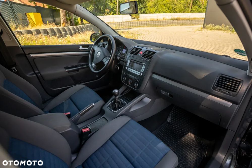 Volkswagen Golf 1.9 TDI DPF Tour - 32