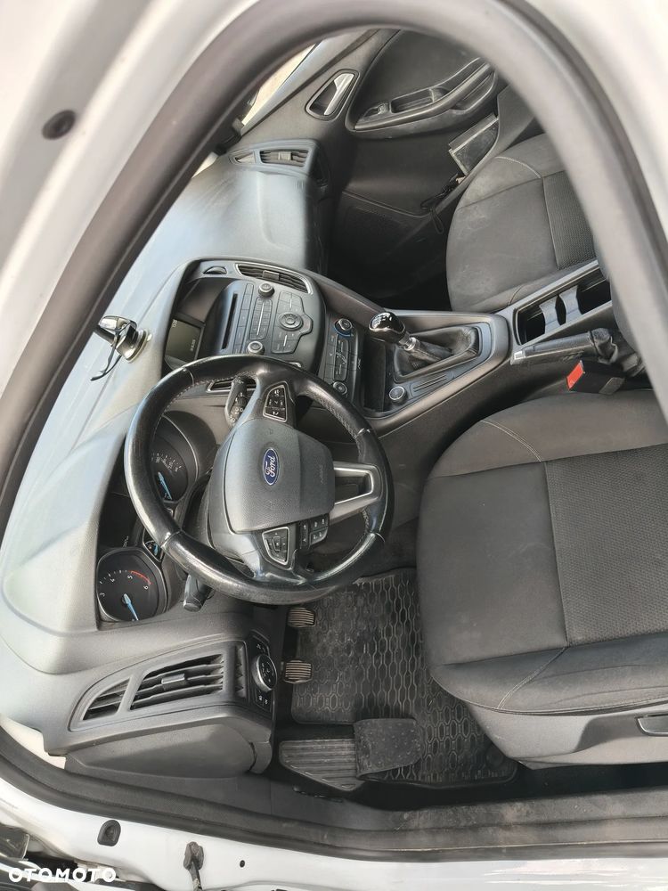 Ford Focus 1.5 TDCi Trend - 4