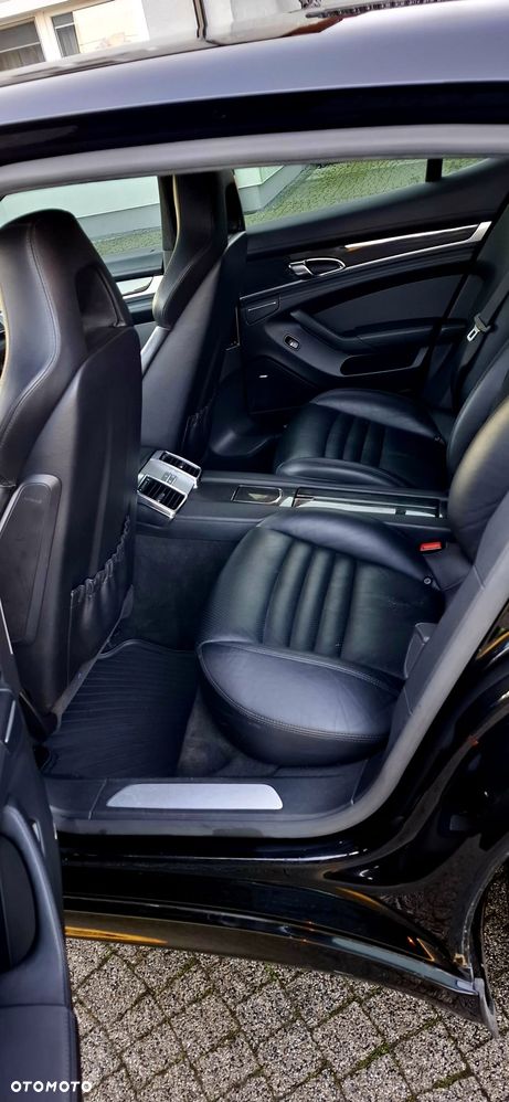Porsche Panamera - 24