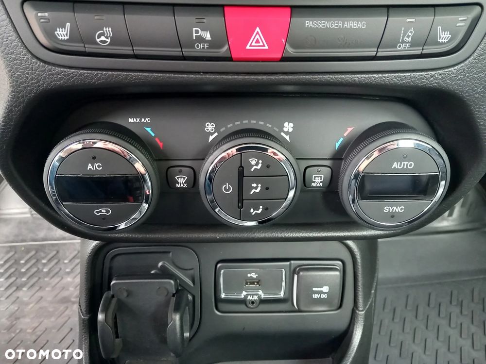 Jeep Renegade 1.4 MultiAir Limited FWD S&S - 20