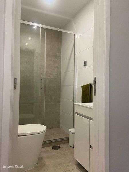 Moradia T4+1 com 3 frentes para venda em Valadares - Grande imagem: 4/11