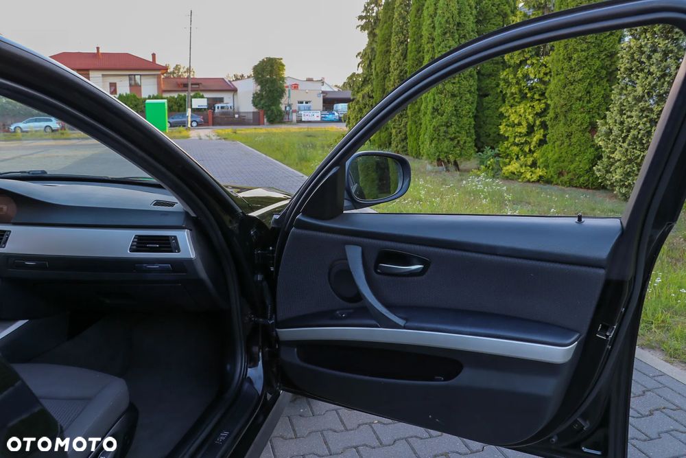 BMW Seria 3 318d - 19