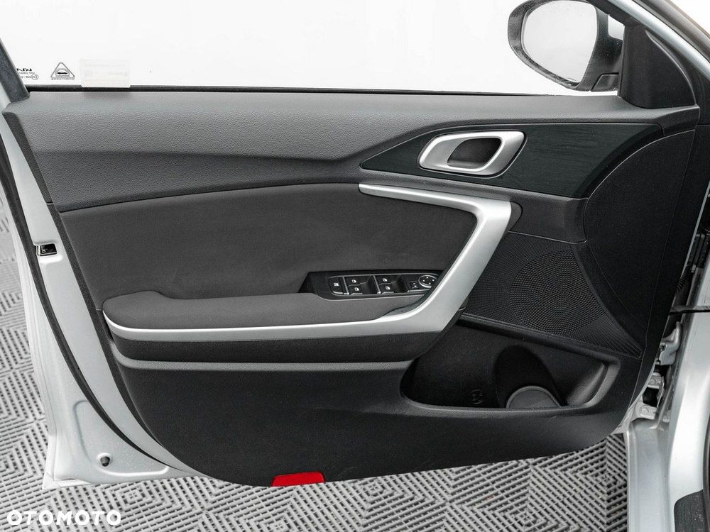 Kia Ceed 1.5 T-GDI M - 11