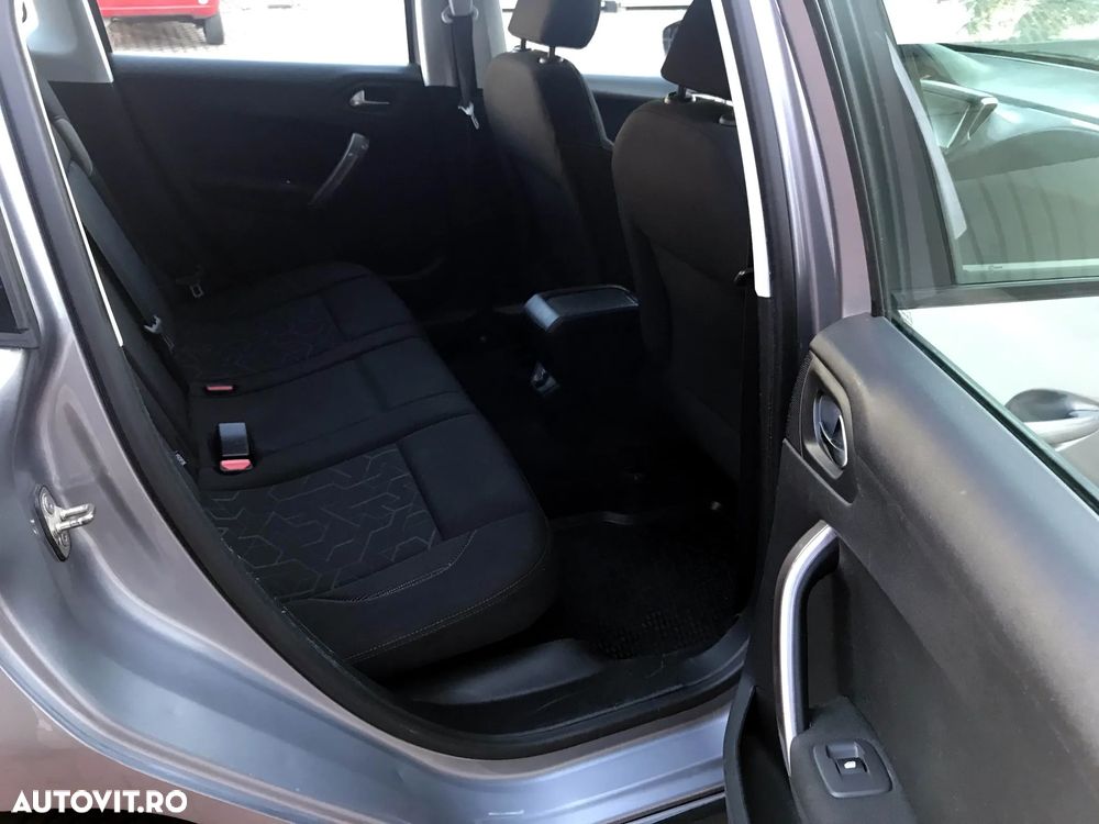 Peugeot 2008 1.2 L PureTech Active - 8