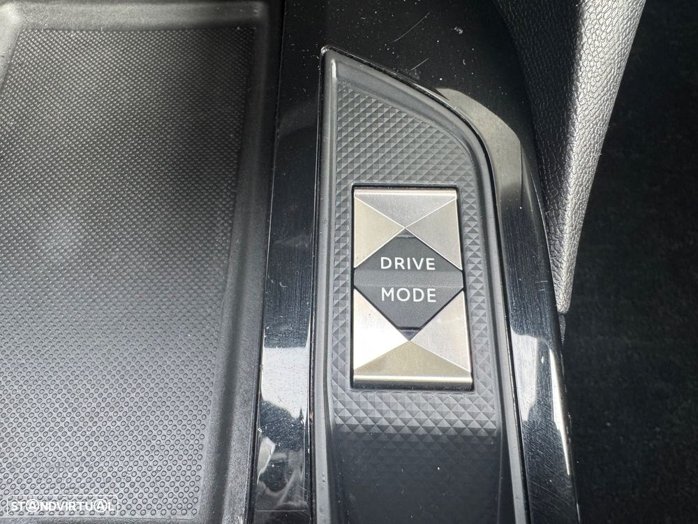 DS DS3 Crossback PureTech 155 Aut. PERFORMANCE LINE - 13