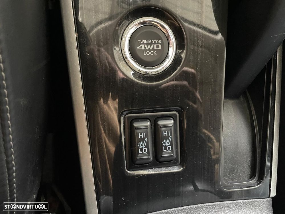 Mitsubishi Outlander 2.0 MIVEC Instyle Navi+ - 18