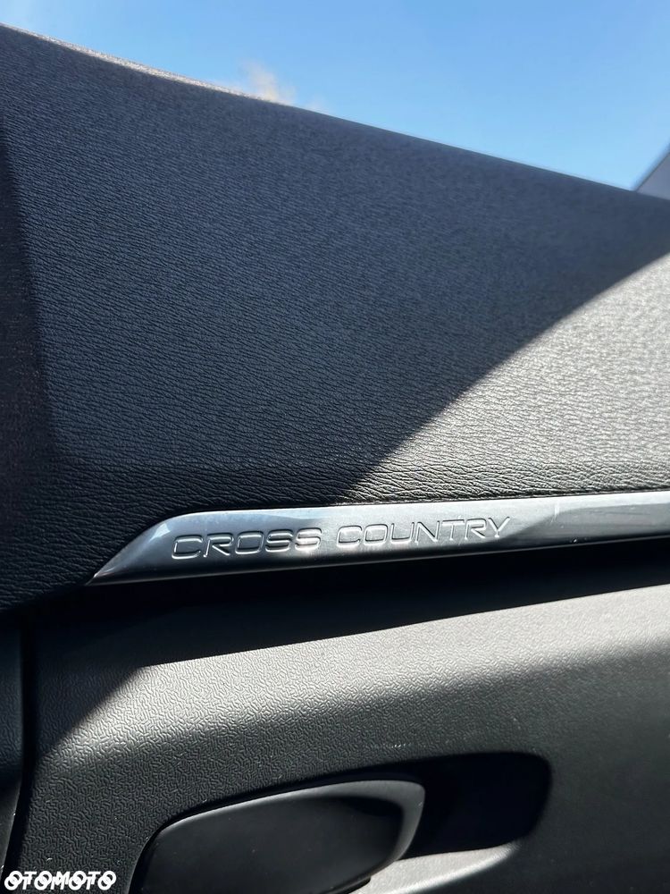 Volvo V40 Cross Country D2 Momentum - 23