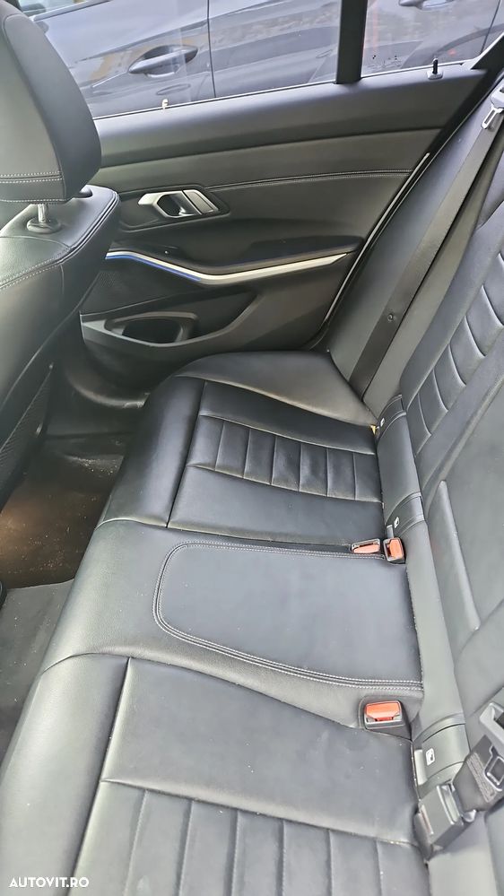 BMW Seria 3 330i Touring xDrive Aut. Advantage - 9