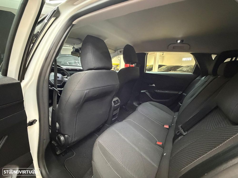 Peugeot 308 - 8
