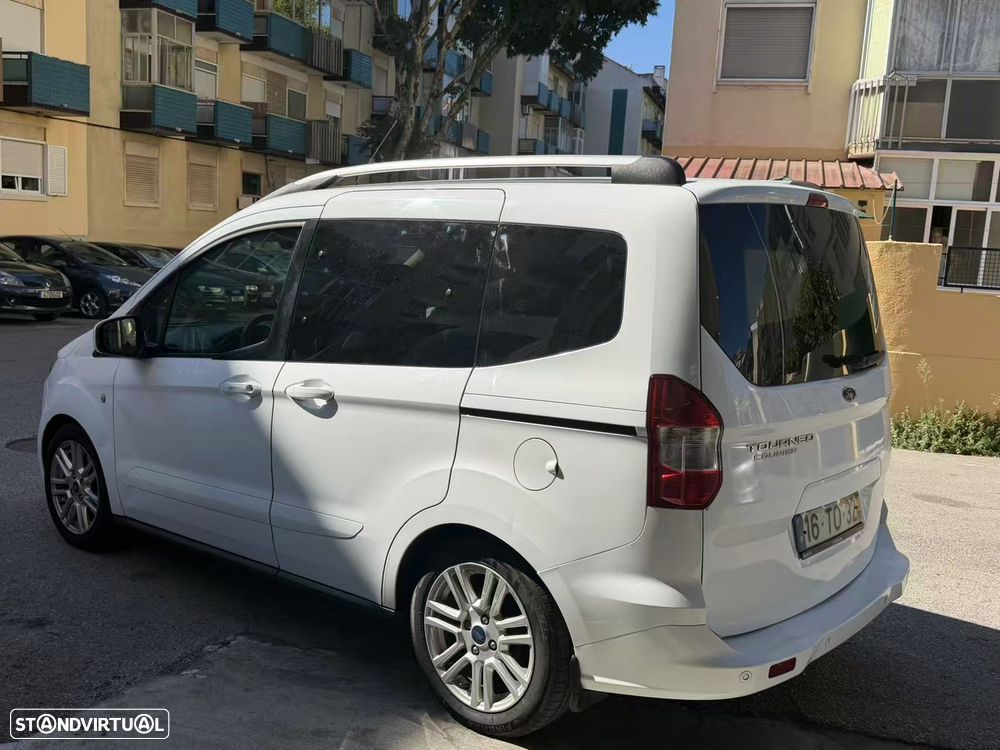 Ford Tourneo Courier 1.5 TDCi Titanium - 3