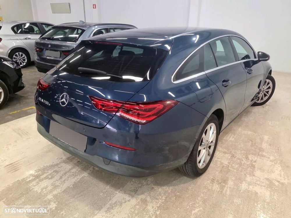 Mercedes-Benz CLA 250 e Shooting Brake Style Plus - 3