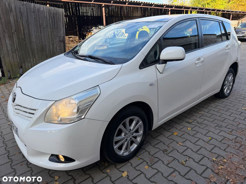 Toyota Corolla Verso 2.0 D-4D Prestige 7os - 31